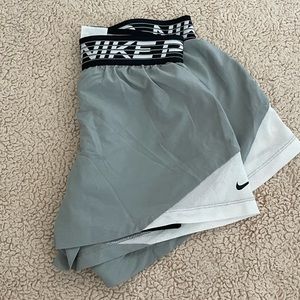 Nike Pro running short - Sz small